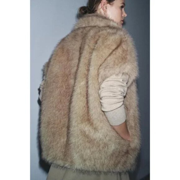 ZARA ZW COLLECTION LIMITED EDITION FAUX FUR VEST - Picture 5 of 16